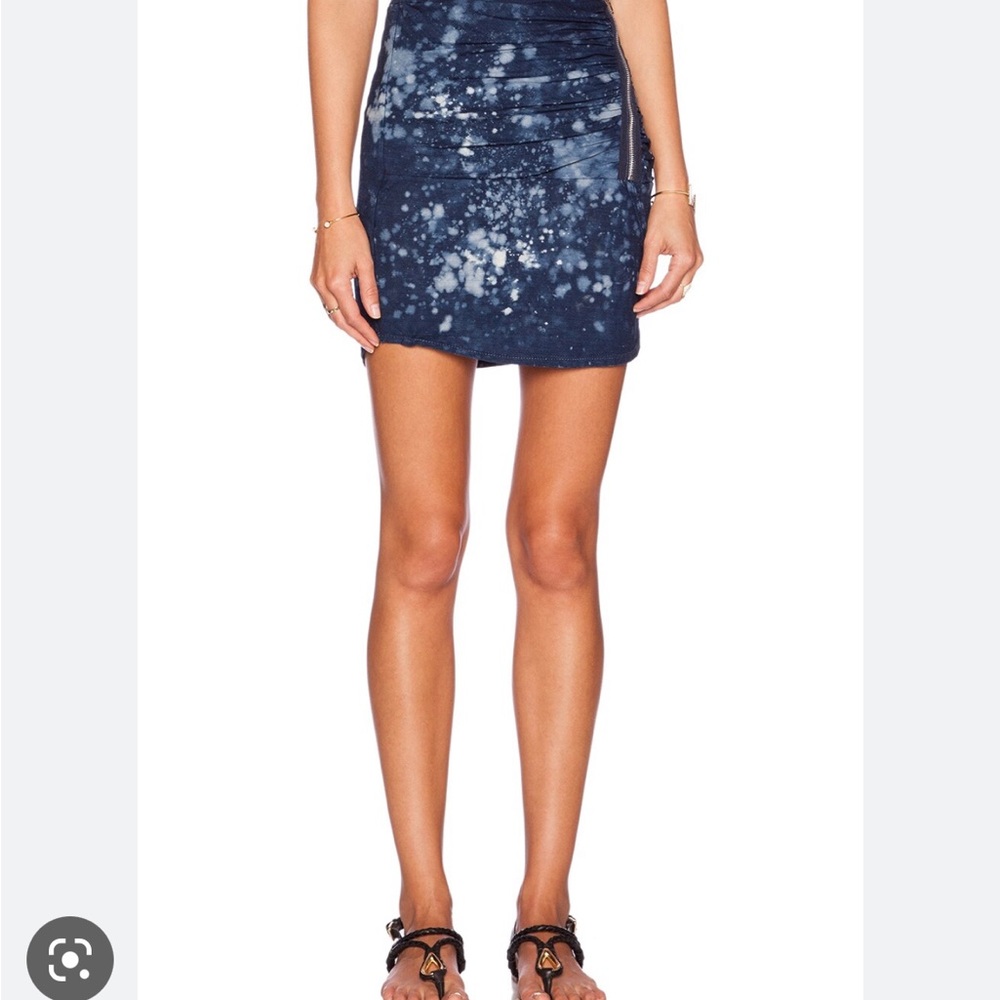 MONROW tie dyed rayon side zip mini skirt. Like new worn only a couple of times.